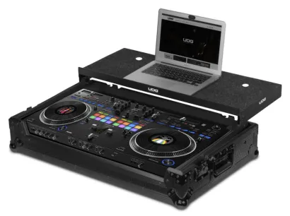 UDG Ultimate Flight Case Pioneer DJ DDJ-REV7 Black Plus (Laptop Shelf + Wheels)