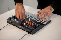 Arturia MicroFreak - 3