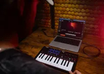 AKAI MPK MINI IV Black - 4