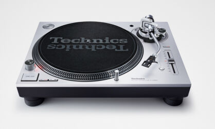 Technics SL-1200 MK7 SET + 2x UDG Flight Case Turntable Silver