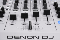 Denon DJ SC LIVE 4 WHITE Limited Edition - 5